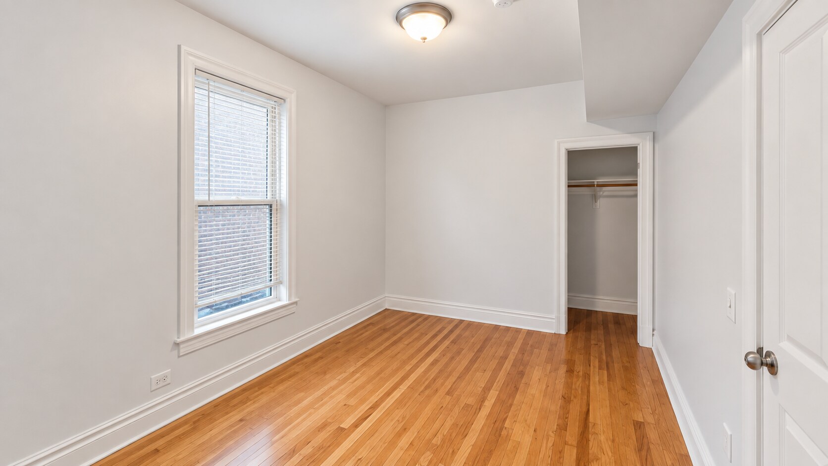 Building Photo - 2833 N Albany Ave