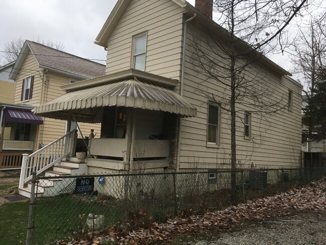 419 Houston-3 bedroom houses/ garage - 419 Houston St