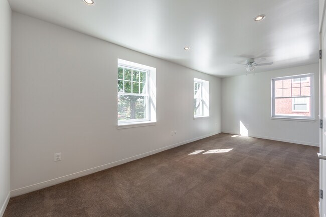 Building Photo - 373 Lancaster Ave
