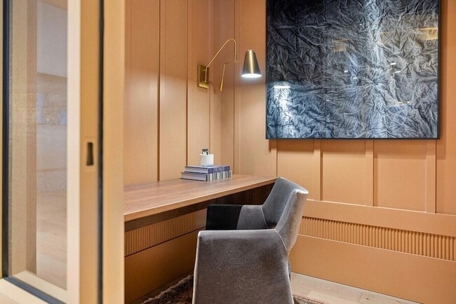 Building Photo - 1000 Marlowe Vis Pl