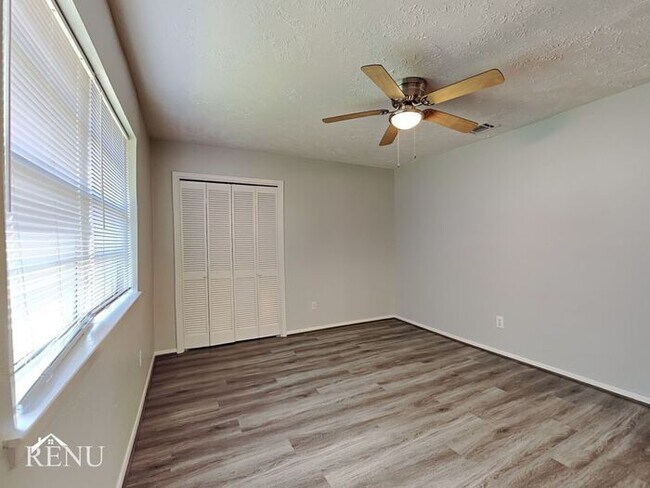 Building Photo - 6918 Rockergate Dr