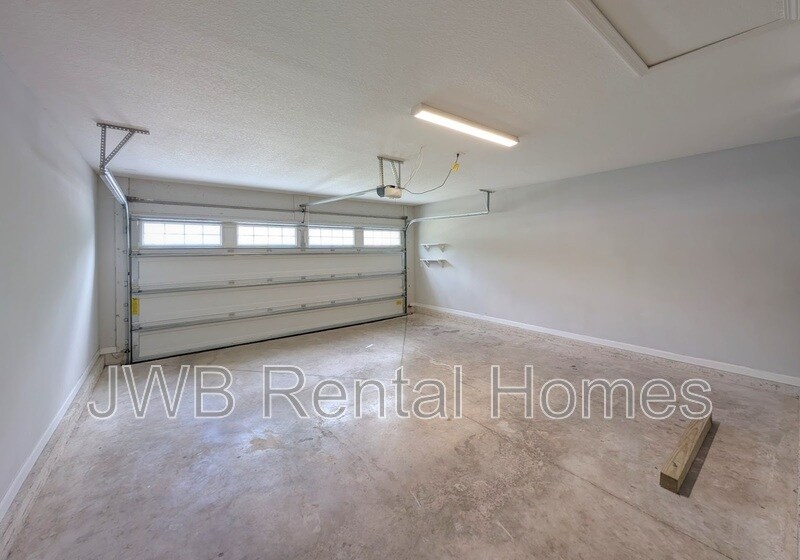 Building Photo - 6527 Alvin Rd