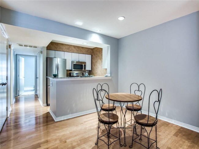 Building Photo - 3711 Holland Ave