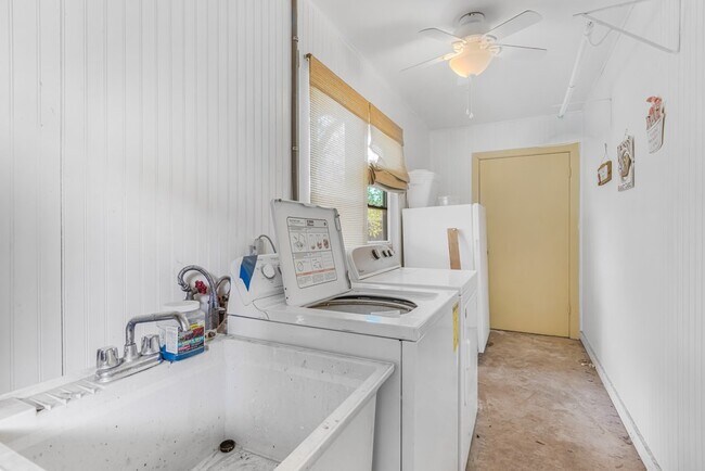 Building Photo - 1405 W Tennessee Ave