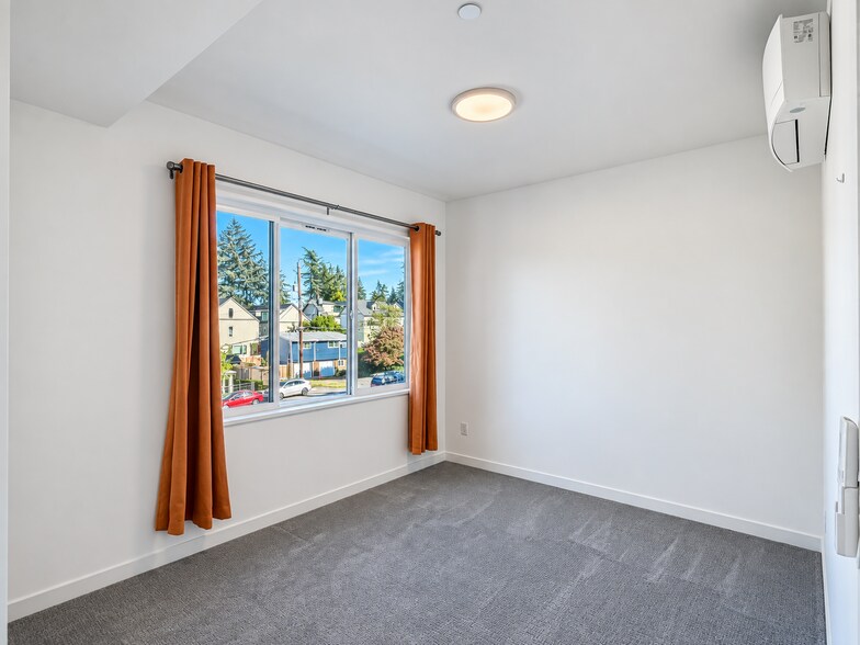 Building Photo - 2151 N 147th St