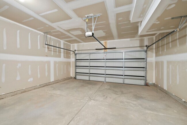 Building Photo - Convenient New Construction Townhome in Durham - Easy commute to RTP, Brier Creek, Airport