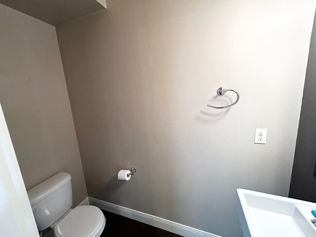 Building Photo - 3 Bedroom Home Across The Street From Villa Sports!!