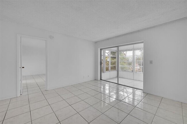 Building Photo - 2950 NW 46th Ave