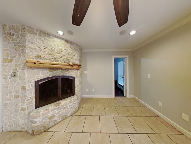 Building Photo - Spacious 4BR Home in Denton | Fireplace, Fenced Yard, Covered Patio + Near UNT