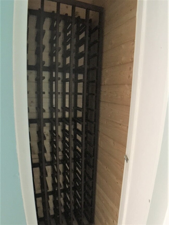 Building Photo - Fall in love with this home...4 Bed/ 2 Bath House Rental in El Segundo