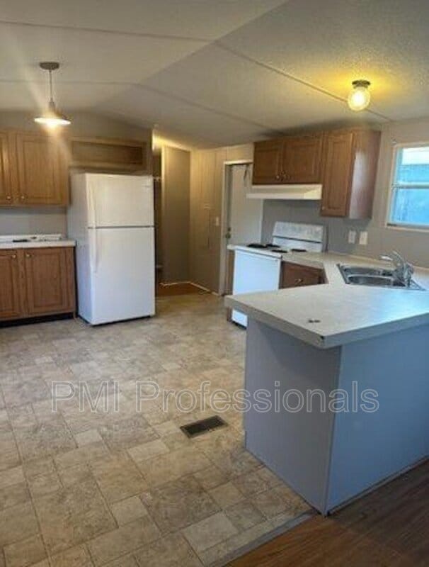 Building Photo - 929 Cranor Rd