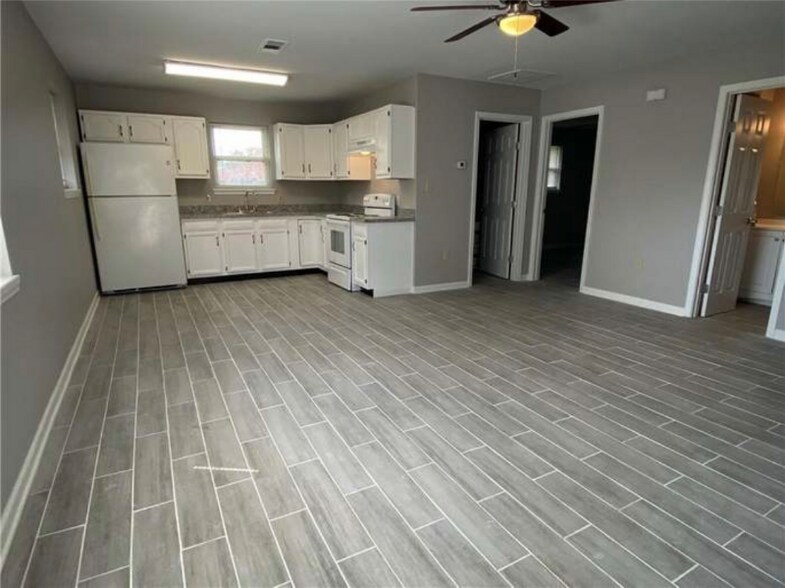 Building Photo - 2814 Pakenham Dr