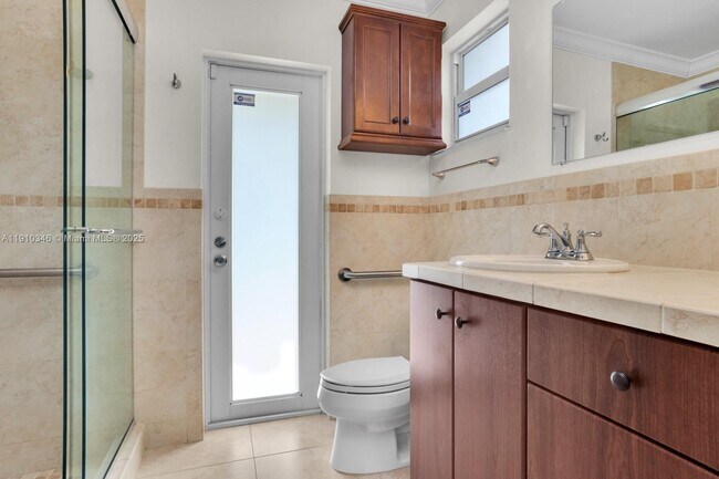 Building Photo - 1118 N 46th Ave