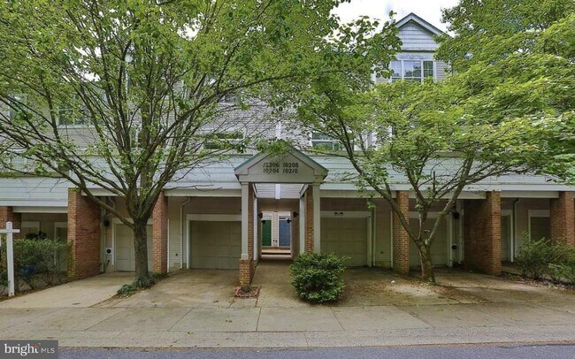 Building Photo - 10204 Crested Iris Dr