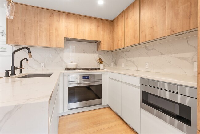 Building Photo - 69 Montgomery St