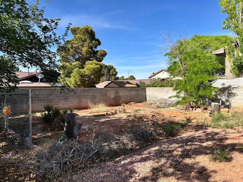 Building Photo - 224 Hopi Ave