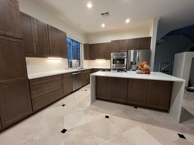 Building Photo - 11774 Evergold St