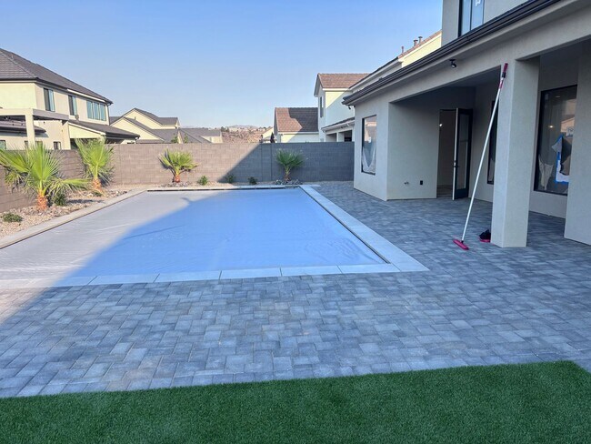 Building Photo - Gorgeous New Construction with 6 bed 4 bath plus Swimming Pool and RV Garage