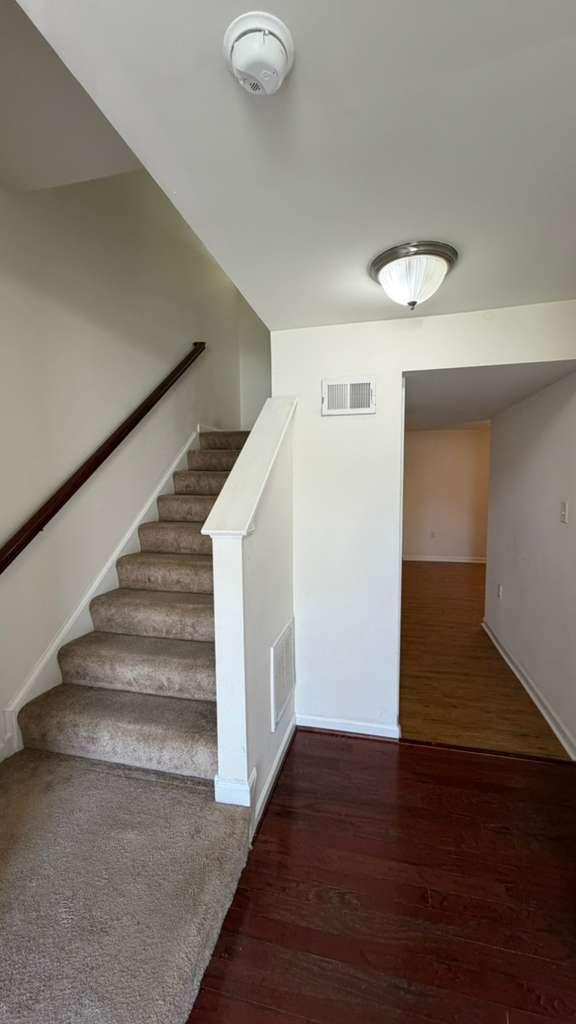 Building Photo - 38 Lombard Ln