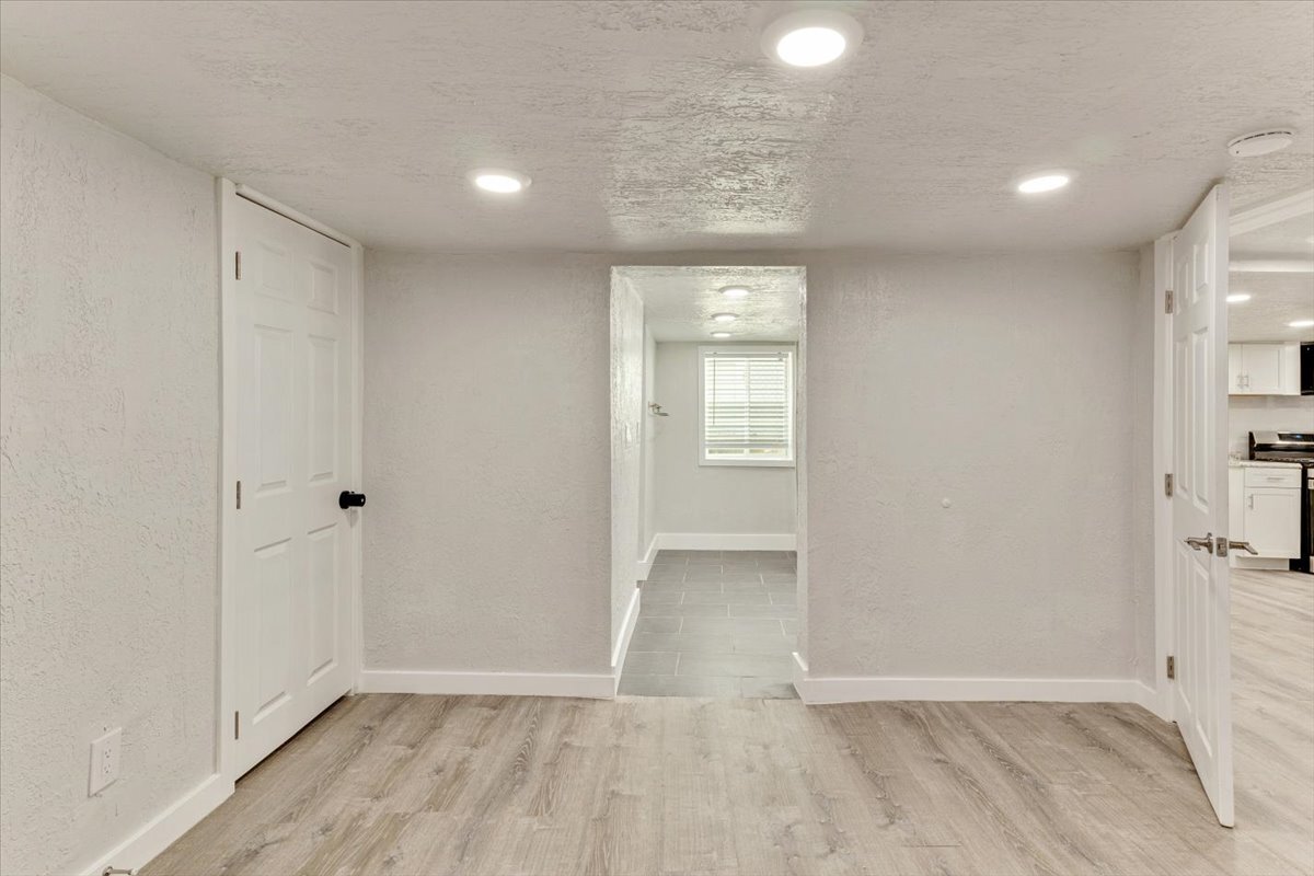 Building Photo - 672 S 200 W