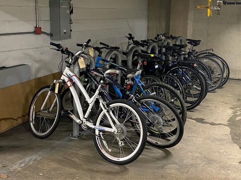 Bike storage - 1300 N St NW