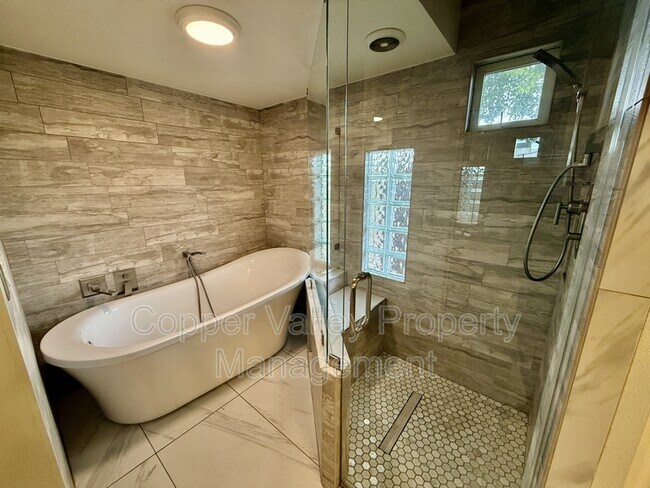 Building Photo - 4415 W Gelding Dr