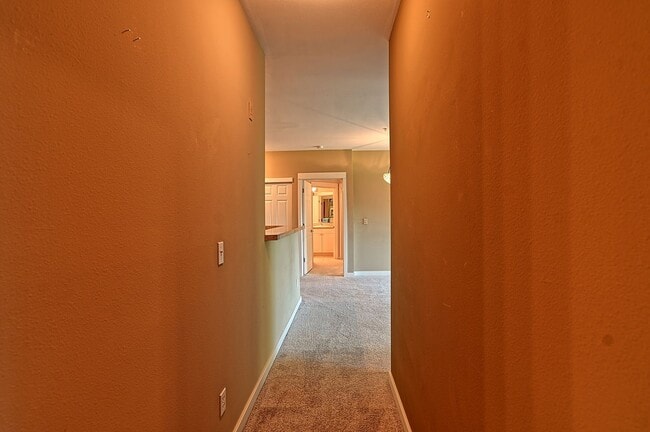 Building Photo - Mukilteo Golf Course View Condo – Modern C...
