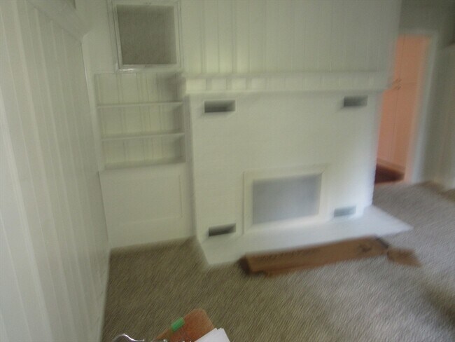 Building Photo - 19 Chapman St