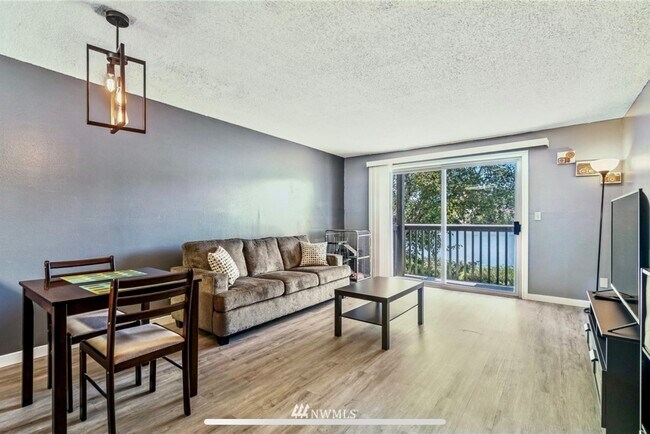 Building Photo - 31003 14th Ave S