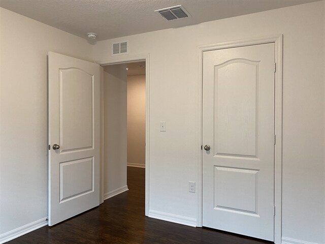 Building Photo - 1116 Brenton Leaf Dr