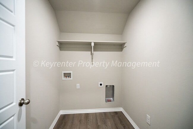 Building Photo - Gorgeous 4 Bed 2 Bath Home in Deer Creek School District!