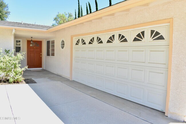 Building Photo - 26033 Adamor Rd