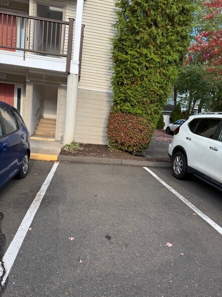 Building Photo - 3250 Fairfield Ave