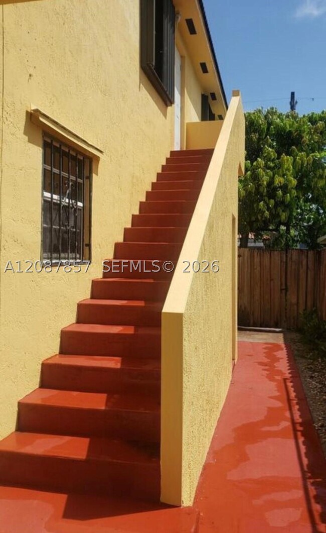 Building Photo - 3766 SW 27th St