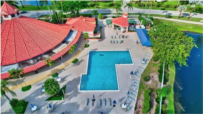 Building Photo - 7557 Lexington Club Blvd