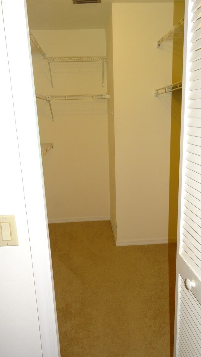 Building Photo - 2342 N Gadsden Pt