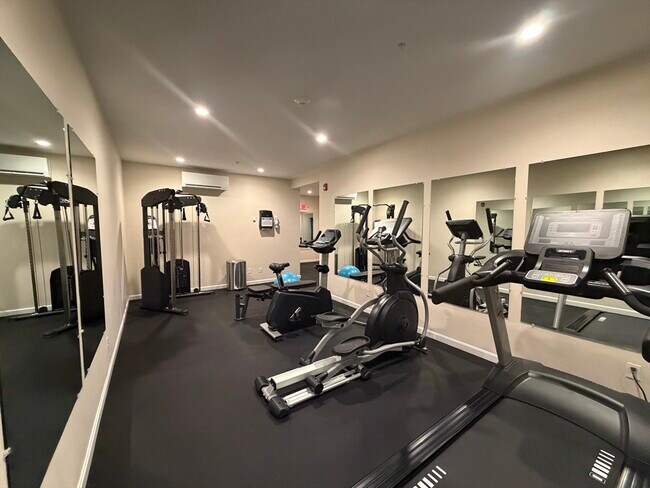 Building Photo - 85 Lowell St