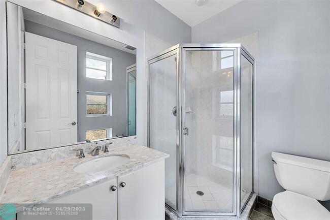 Building Photo - 1902 Coral Heights Ct