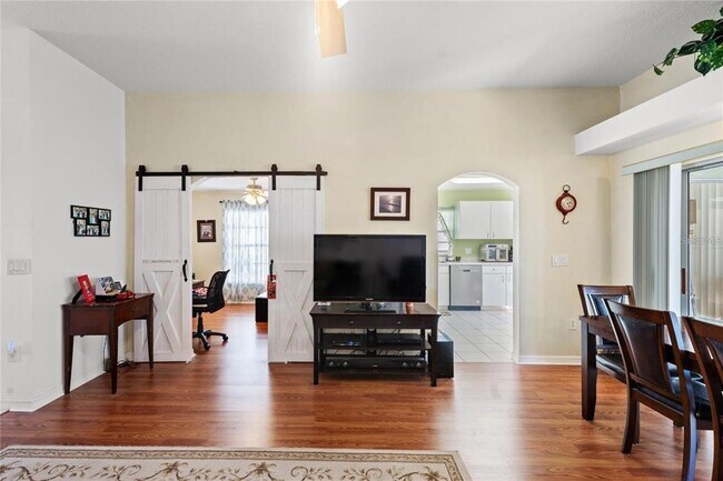 Building Photo - 221 Prather Dr