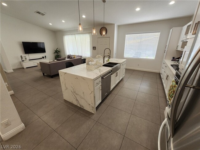 Building Photo - 417 Obsidian Dr
