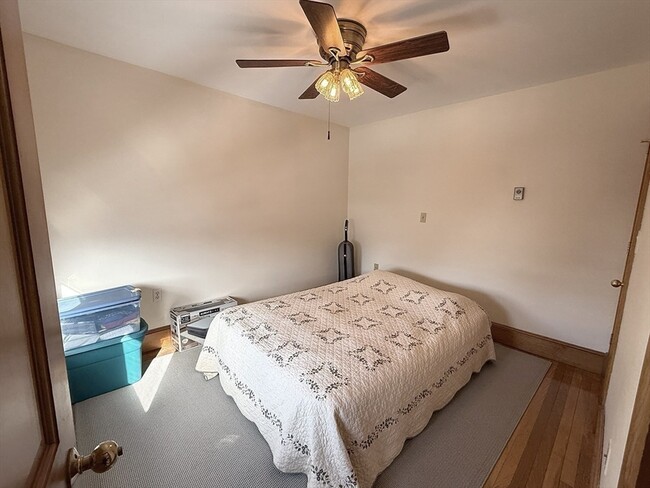 Building Photo - 93 Russell St