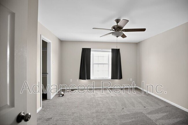 Building Photo - 339 Overlea Pl