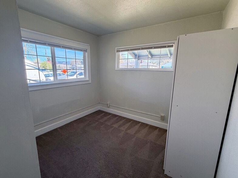 Building Photo - 1311 S 3rd Ave