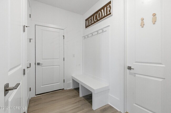 Building Photo - 10 Carlisle Ct