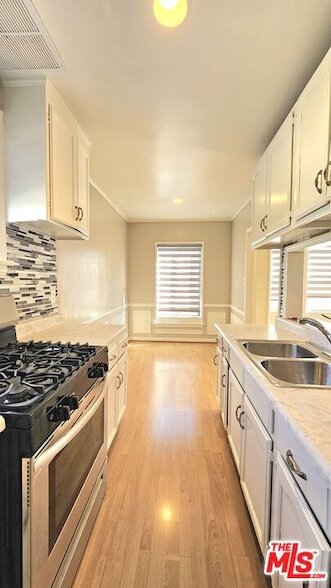 Building Photo - 1022 S Norton Ave