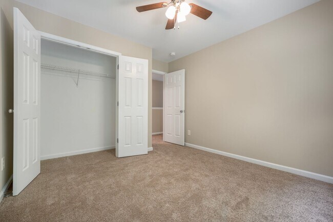 Building Photo - 1411 Crimson Creek Dr