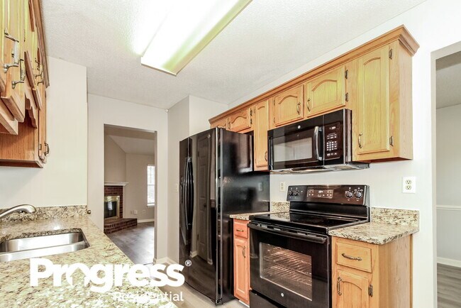 Building Photo - 5715 Riverhead Ave