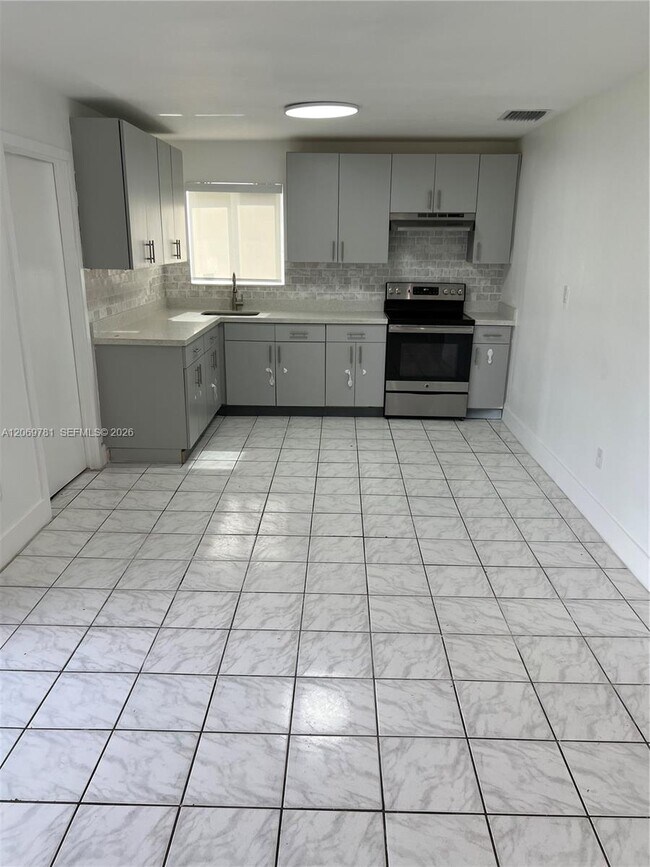 Building Photo - 13735 NW 23rd Ave