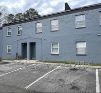 Building Photo - 2325 W Pensacola St