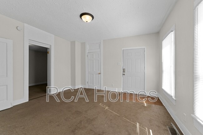 Building Photo - 446 Shelby St